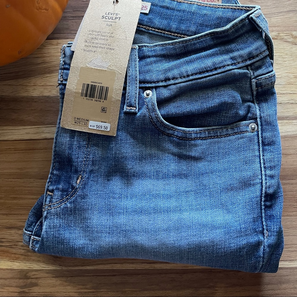 Levi’s 0